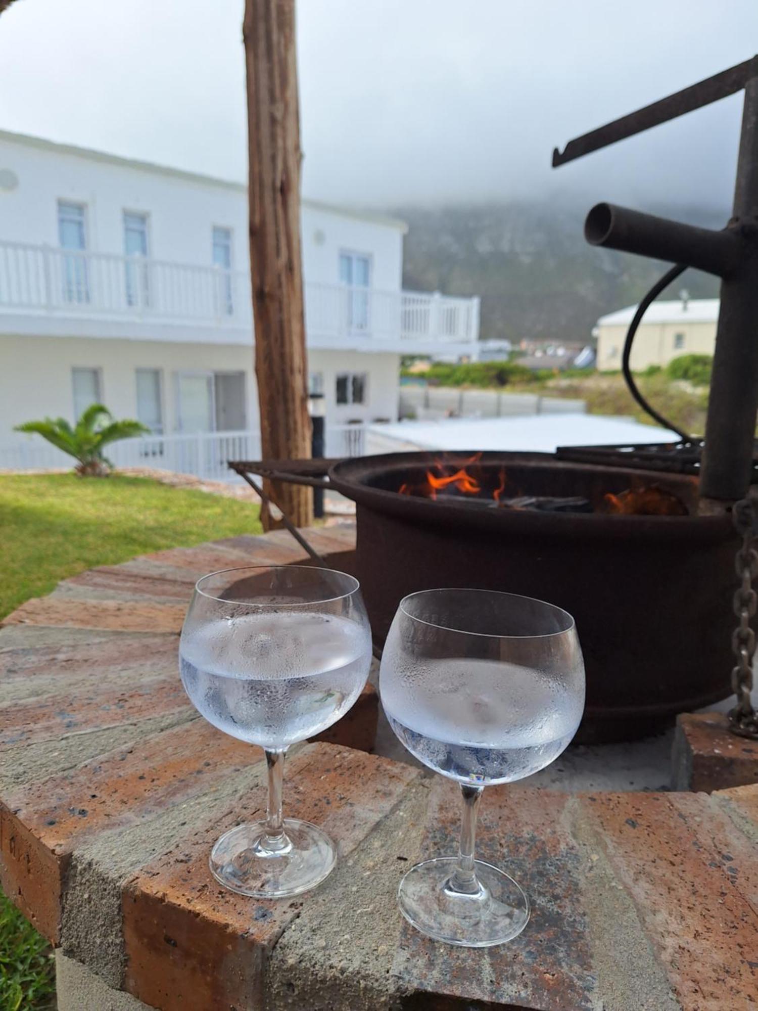 Nivenia Beach House Bettys Bay Exterior photo