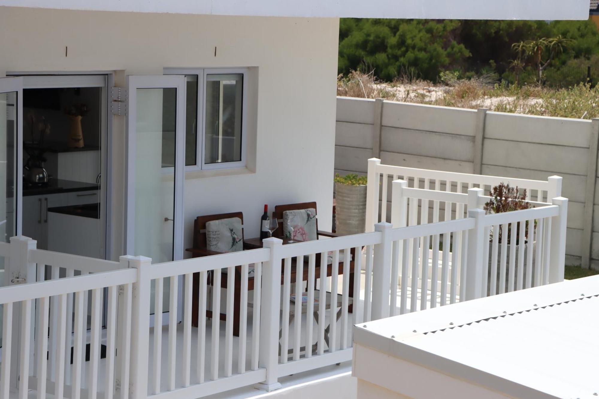 Nivenia Beach House Bettys Bay Exterior photo