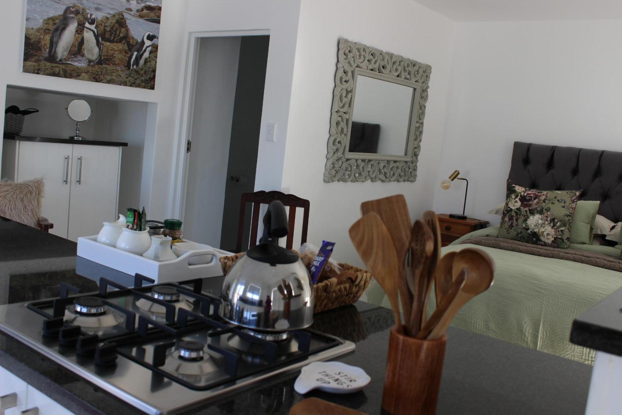 Nivenia Beach House Bettys Bay Exterior photo